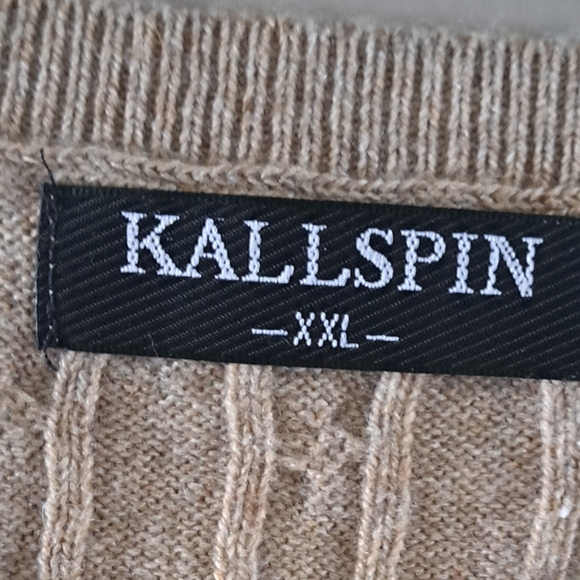 CASHMERE/WOOL BLEND  Cable Knit Sweater Vest - Picture 5 of 11